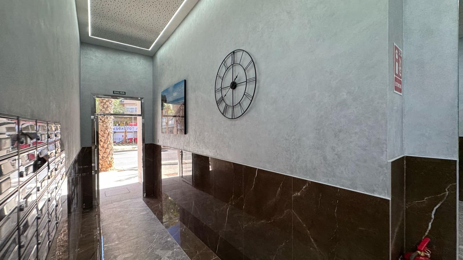 1 soverom Leilighet til salgs i Alicante by med svømmebasseng - € 245 000 (Ref: 8892960)