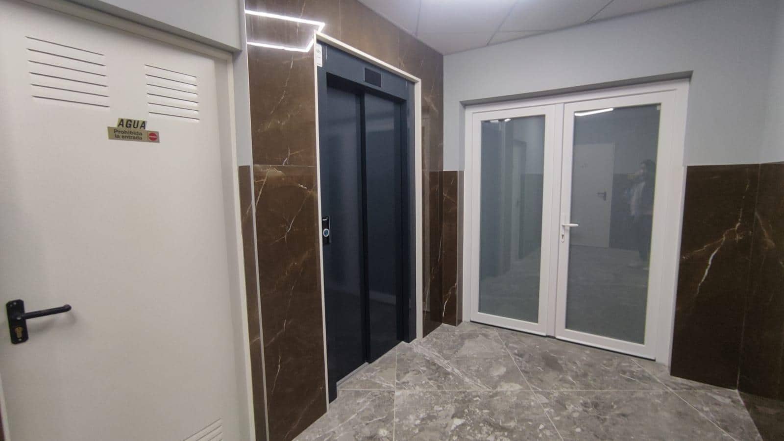 Appartement de 1 chambre à louer à Alicante ville avec piscine - 1 500 € (Ref: 8897025)