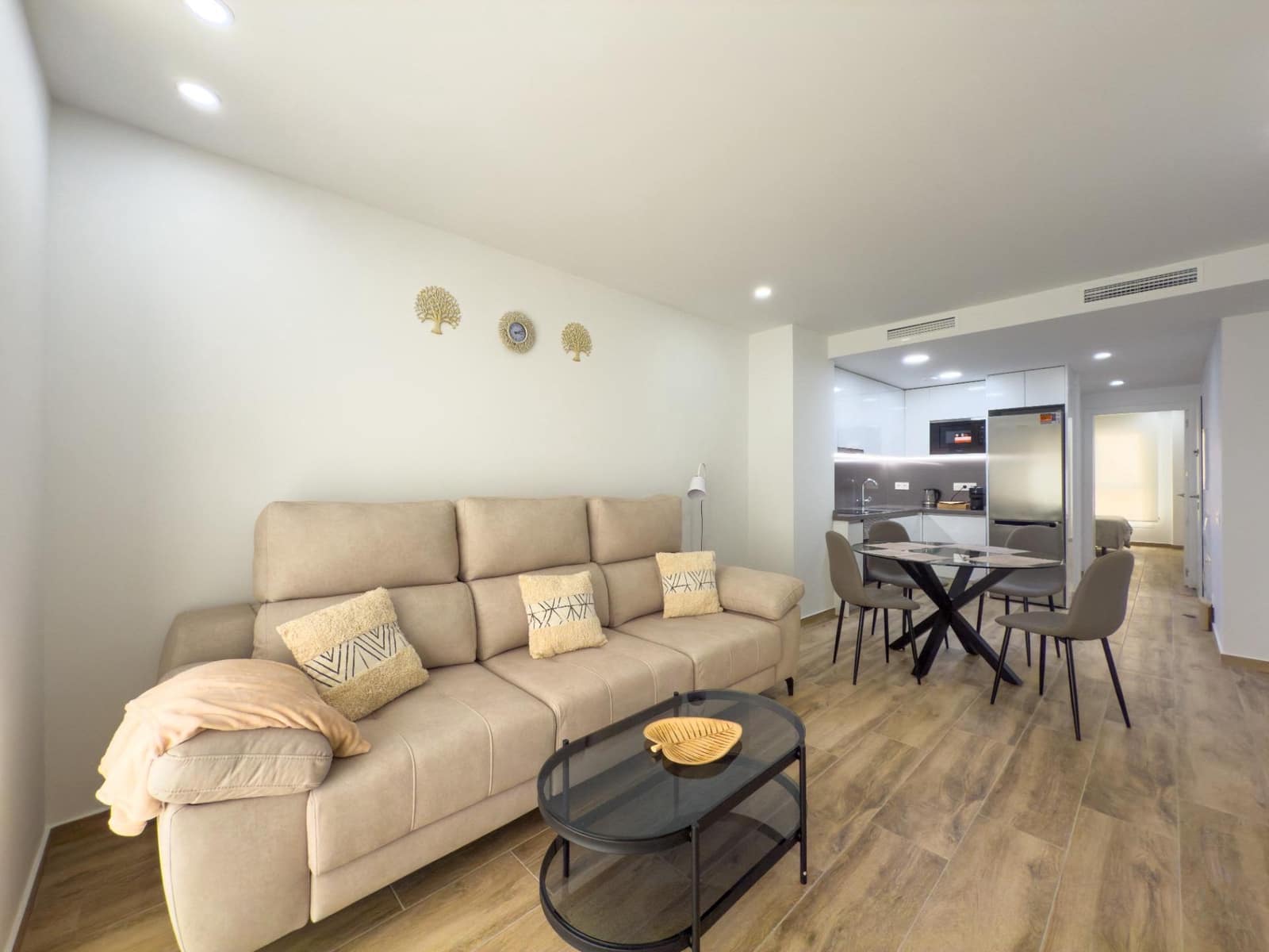 Appartement de 1 chambre à louer à Alicante ville avec piscine - 1 500 € (Ref: 8897025)