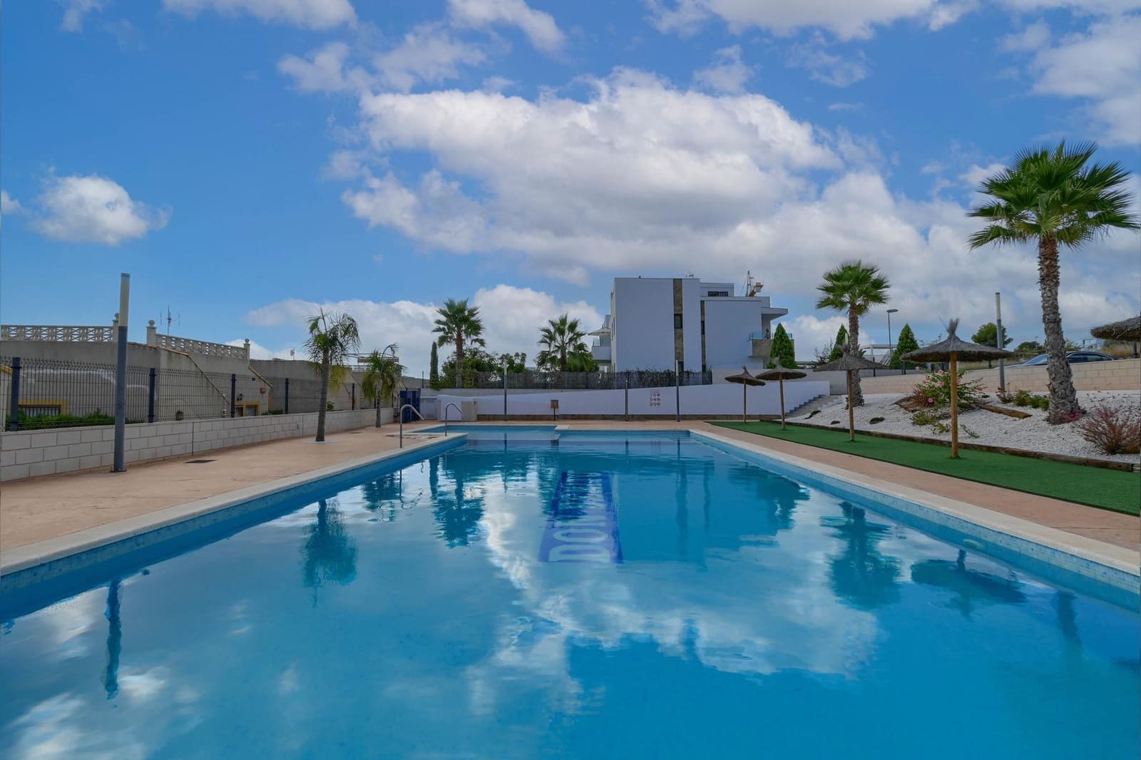 3 soveværelse Rækkehus til salg i Polop med swimmingpool garage - € 335.000 (Ref: 8902321)