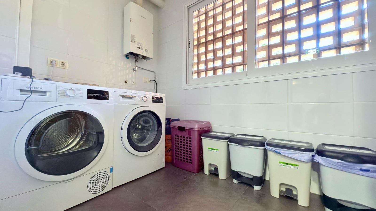 6 bedroom Villa for sale in Muchamiel / Mutxamel with pool garage - € 740,000 (Ref: 8915337)