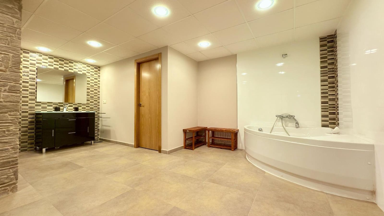 6 bedroom Villa for sale in Muchamiel / Mutxamel with pool garage - € 740,000 (Ref: 8915337)