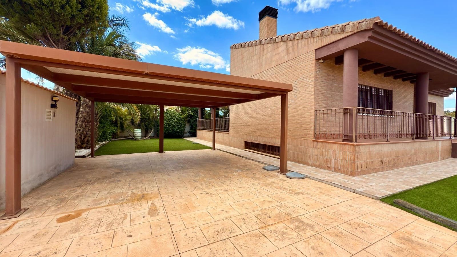 6 bedroom Villa for sale in Muchamiel / Mutxamel with pool garage - € 740,000 (Ref: 8915337)