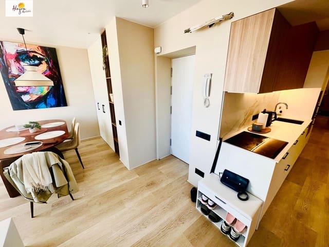 2 makuuhuone Huoneisto myytävänä paikassa Alicante kaupunki - 381 000 € (Ref: 8921360)