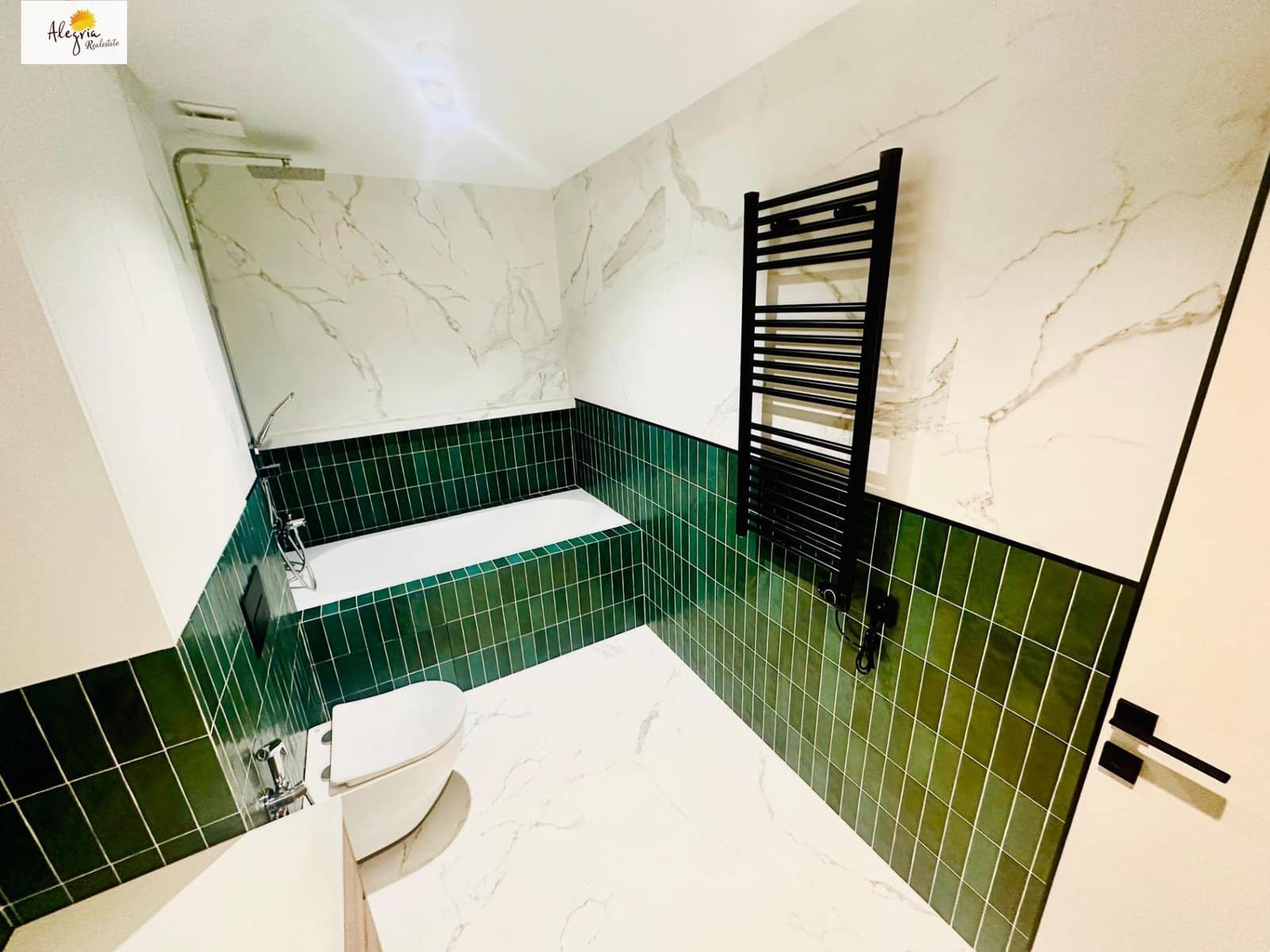 2 makuuhuone Huoneisto myytävänä paikassa Alicante kaupunki - 381 000 € (Ref: 8921360)