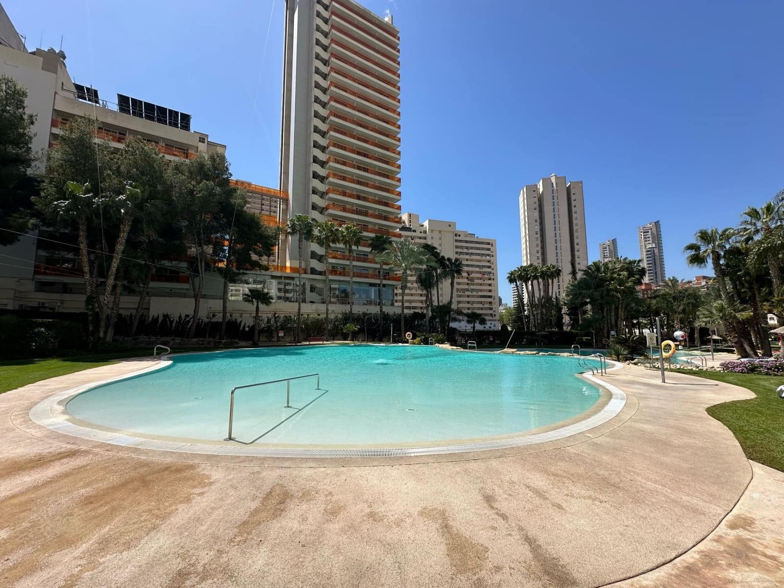 2 makuuhuone Huoneisto vuokrattavana paikassa Benidorm mukana uima-altaan 
autotalli - 1 500 € (Ref: 8924139)