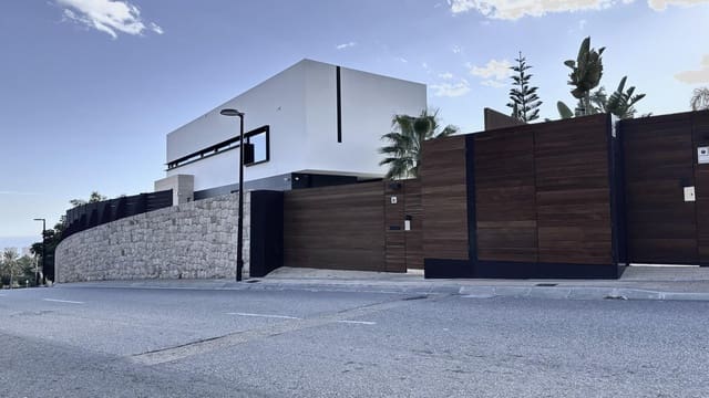 3 sypialnia Willa na sprzedaż w Finestrat z basenem garażem - 2 500 000 € (Ref: 8937112)