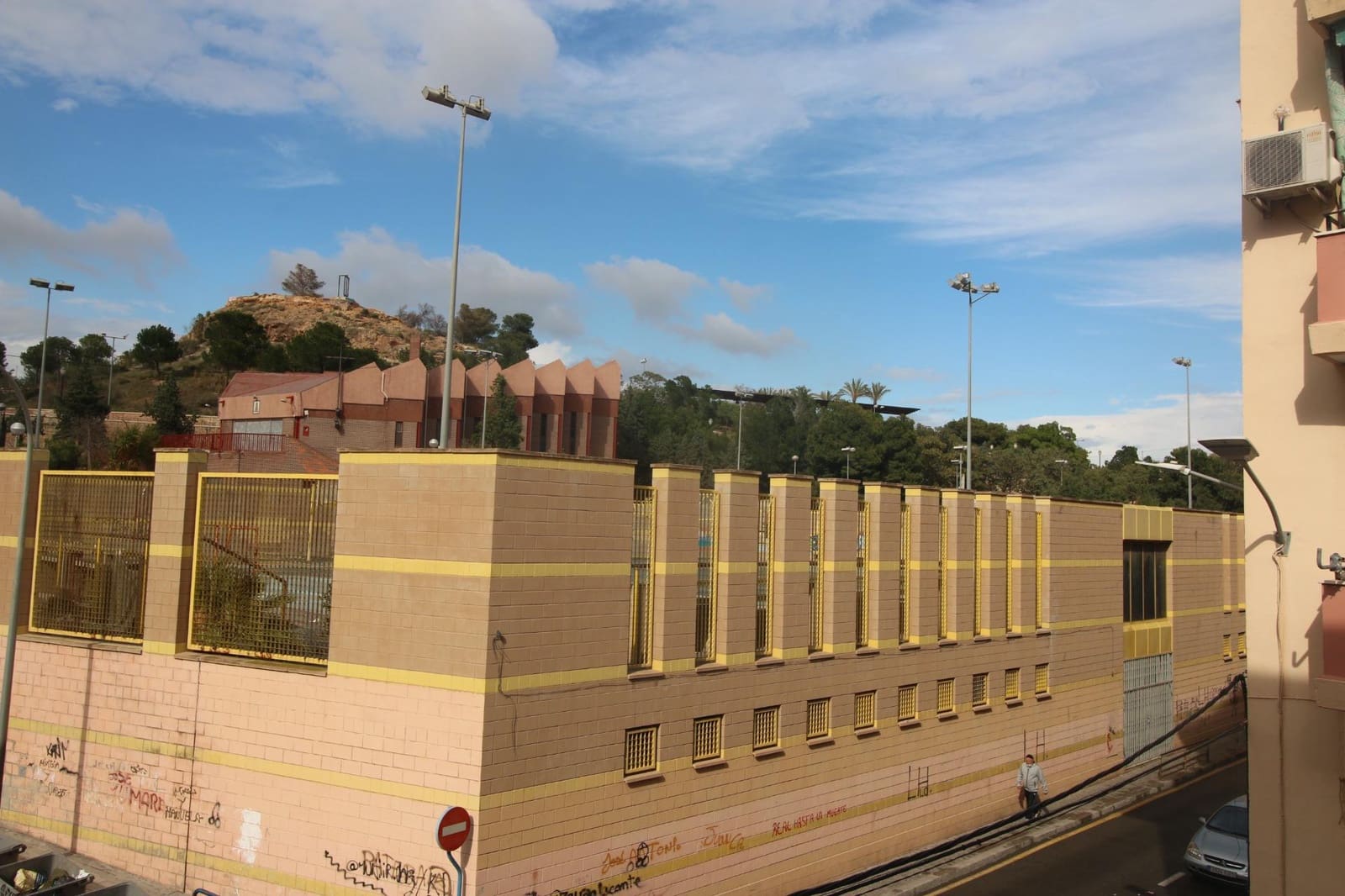 Piso de 3 habitaciones en Alicante / Alacant ciudad en venta - 79.000 € (Ref: 8946817)