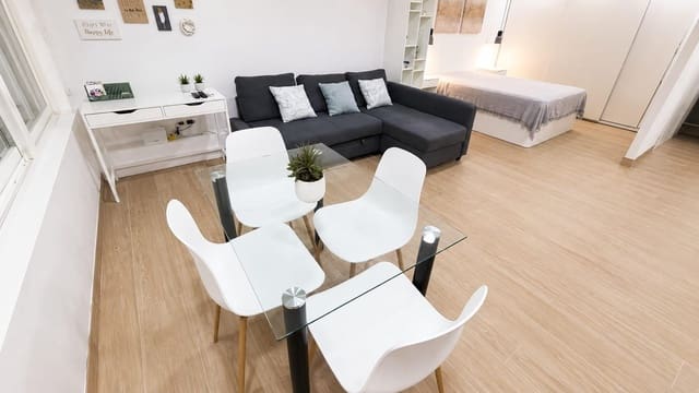 Erhverv til salg i Albufereta, Alicante by - € 159.000 (Ref: 8972638)
