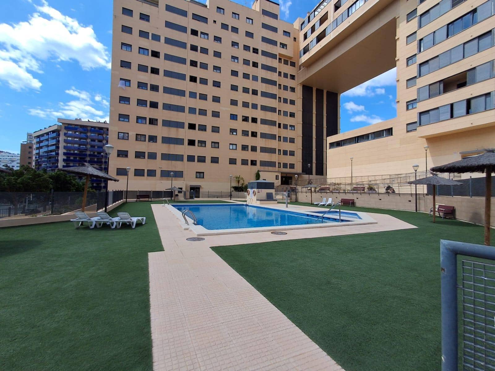 Apartamento de 2 habitaciones en La Villajoyosa / Vila Joiosa en alquiler con piscina - 1.300 € (Ref: 8986108)