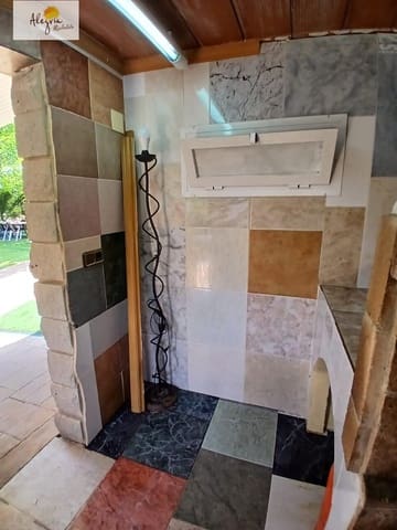 5 makuuhuone Huvila myytävänä paikassa Albalat dels Tarongers mukana uima-altaan 
autotalli - 325 000 € (Ref: 8998777)