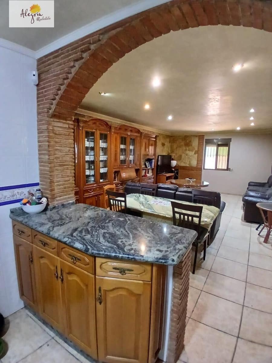 5 makuuhuone Huvila myytävänä paikassa Albalat dels Tarongers mukana uima-altaan 
autotalli - 325 000 € (Ref: 8998777)