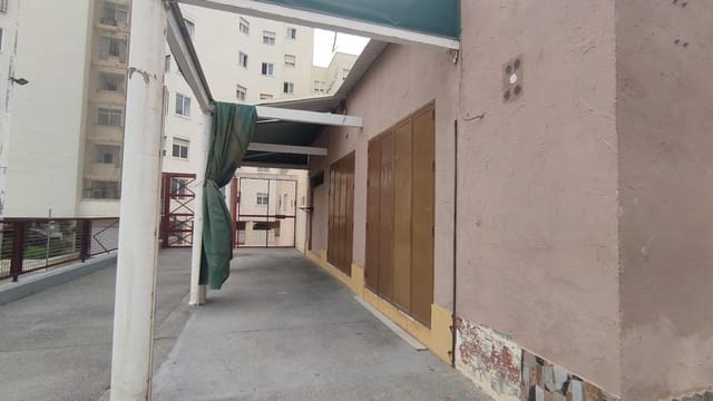 Commercial for sale in San Gabriel, Alicante / Alacant city - € 125,000 (Ref: 8998780)
