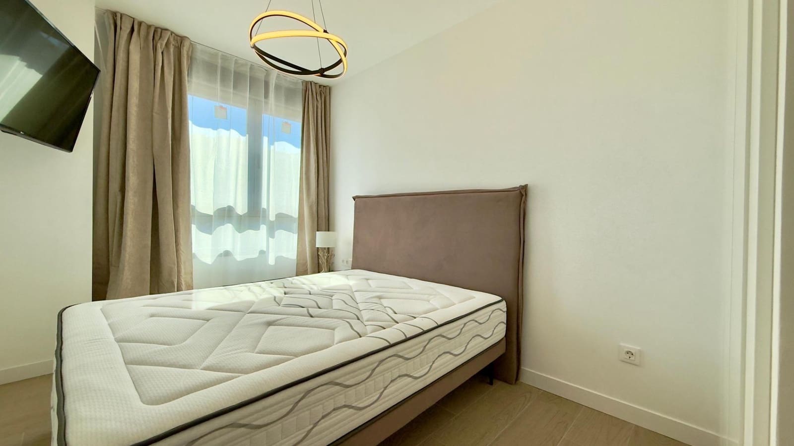 3 soveværelse Lejlighed til salg i Alicante by med swimmingpool - € 550.000 (Ref: 9001160)