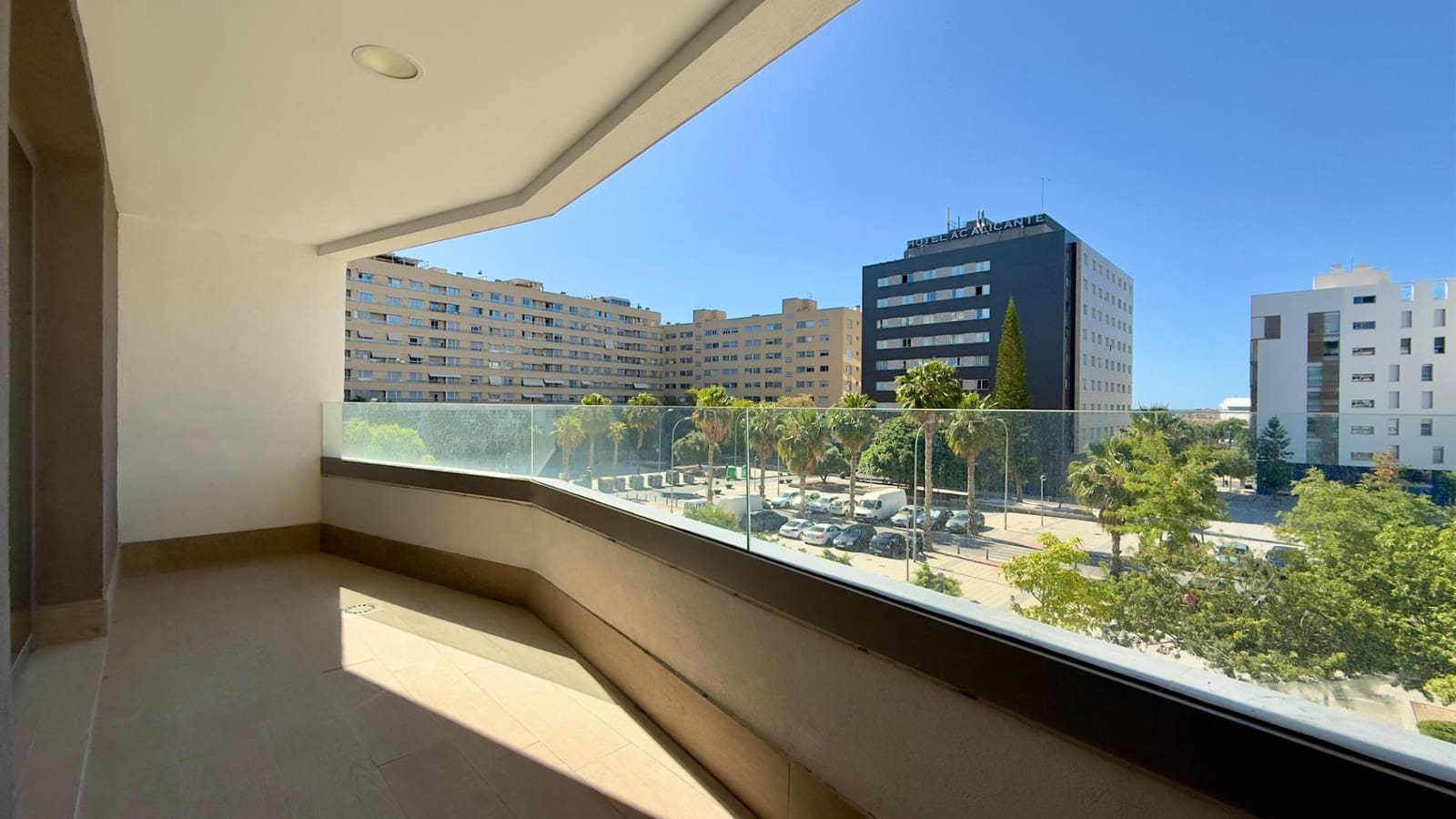3 slaapkamer Appartement te koop in Alicante stad met zwembad - € 539.000 (Ref: 9001160)