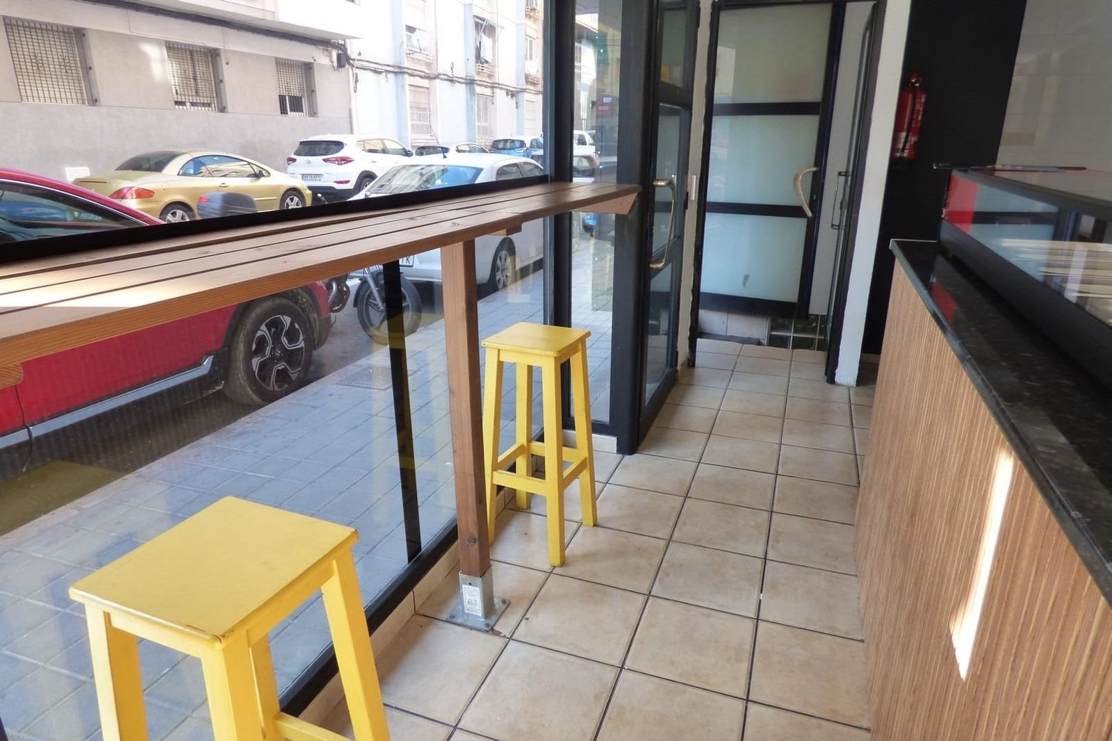 Local Commercial à louer à Alicante ville avec garage - 925 € (Ref: 9005053)