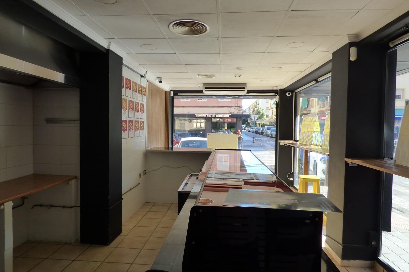 Local Commercial à louer à Alicante ville avec garage - 925 € (Ref: 9005053)