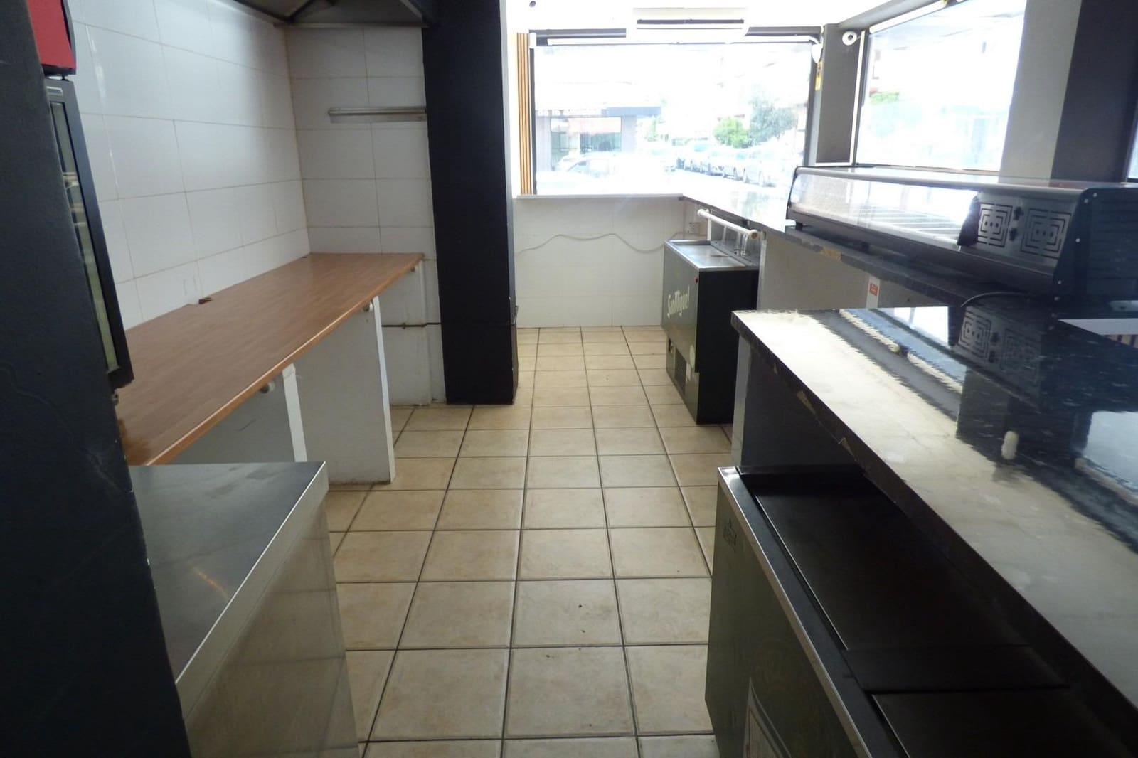 Local Commercial à louer à Alicante ville avec garage - 925 € (Ref: 9005053)