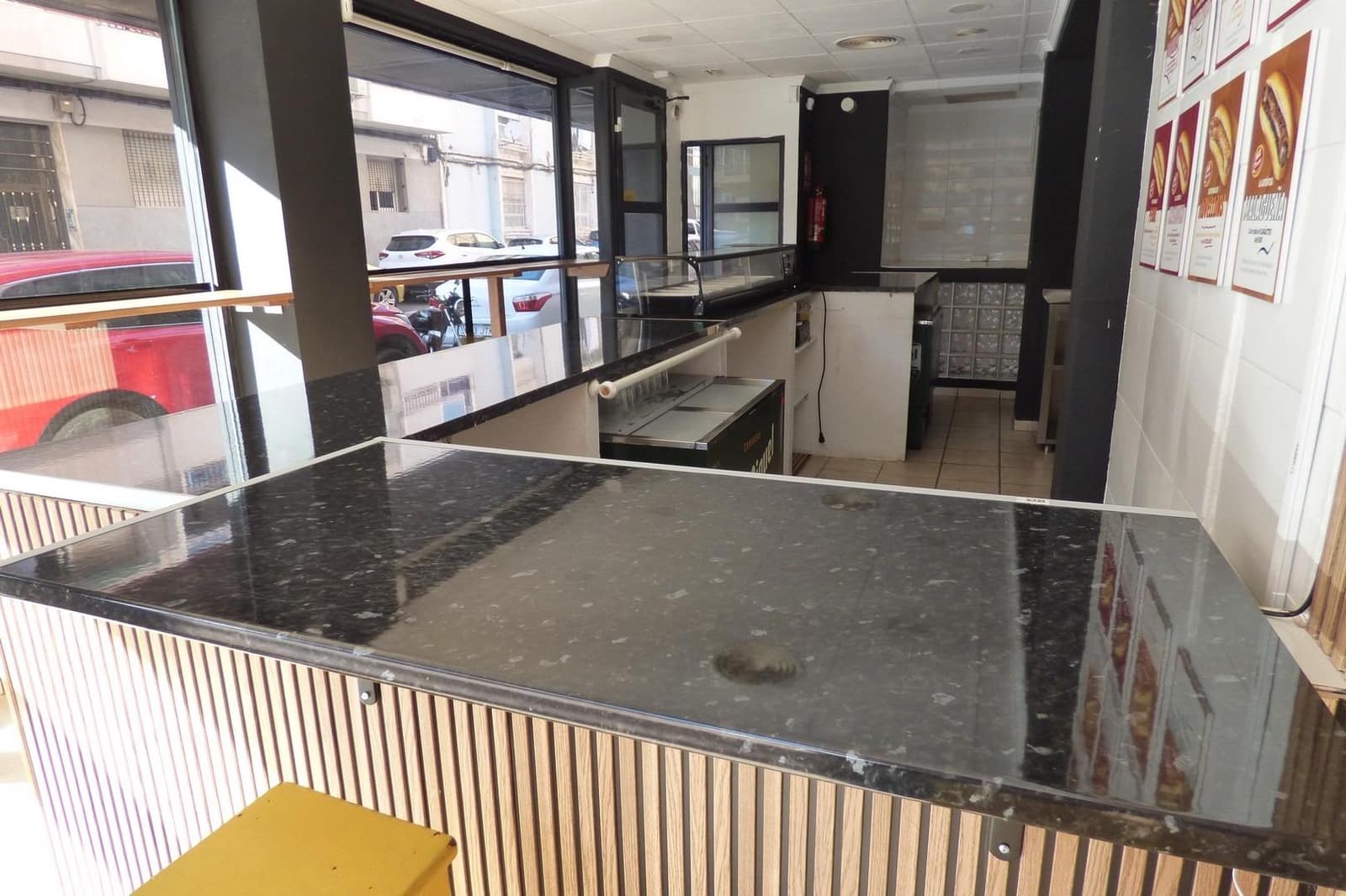 Local Commercial à louer à Alicante ville avec garage - 925 € (Ref: 9005053)