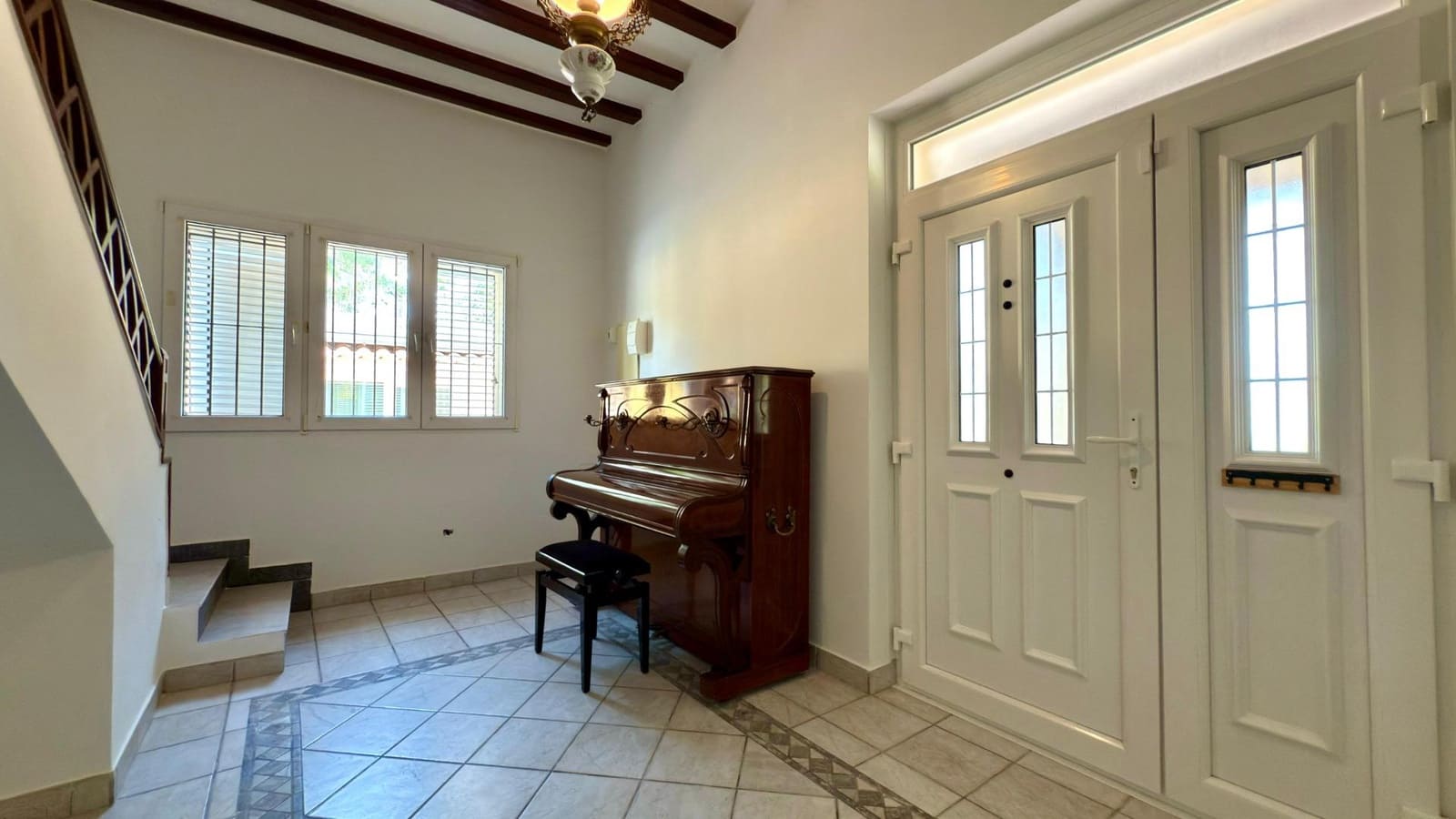 6 sypialnia Willa na sprzedaż w Miasto Alicante / Alacant z basenem garażem - 1 400 000 € (Ref: 9034635)