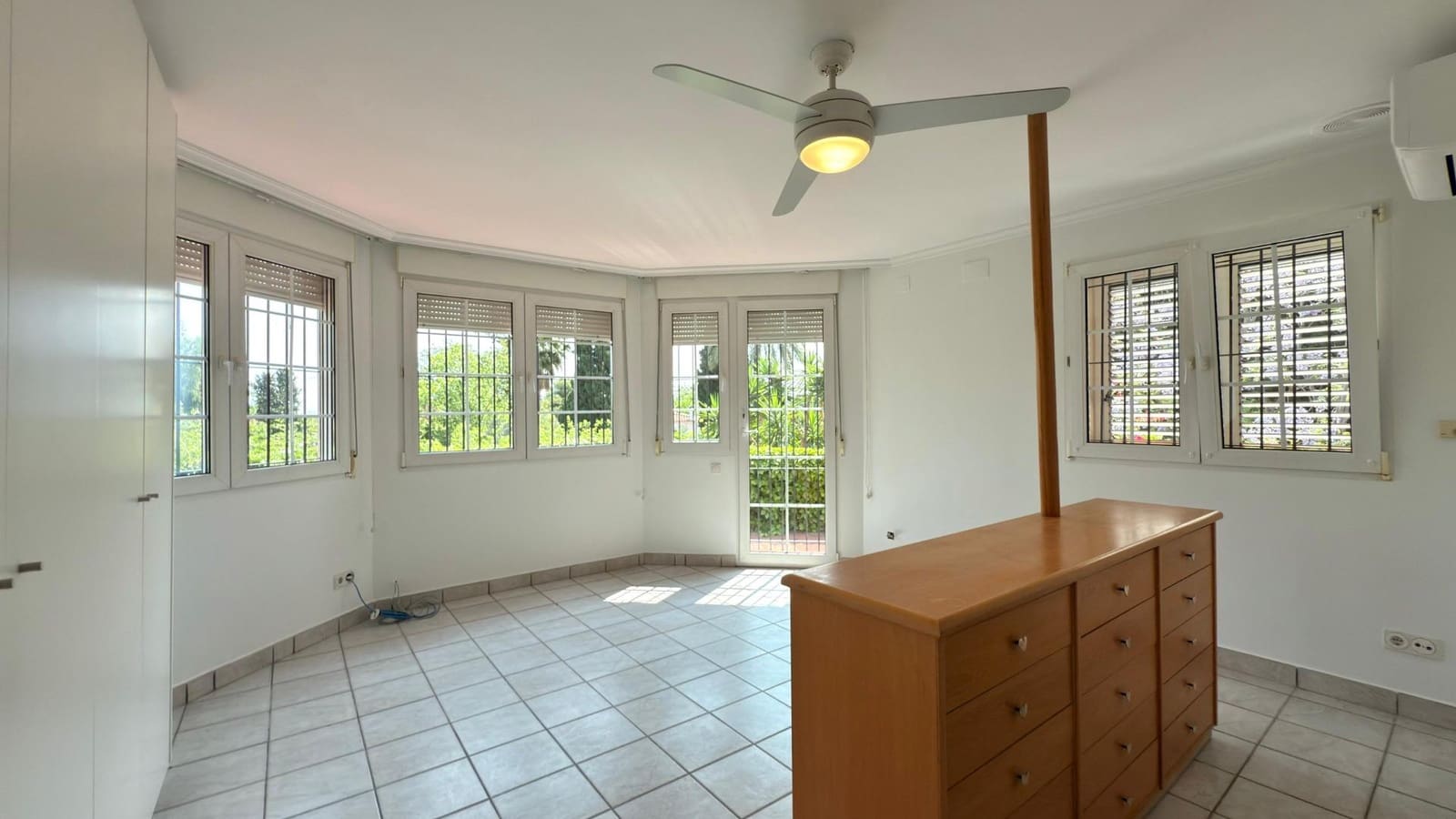 6 sypialnia Willa na sprzedaż w Miasto Alicante / Alacant z basenem garażem - 1 400 000 € (Ref: 9034635)