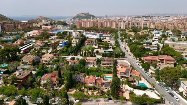 6 soveværelse Villa til salg i Vistahermosa, Alicante by med swimmingpool garage - € 1.400.000 (Ref: 9034635)