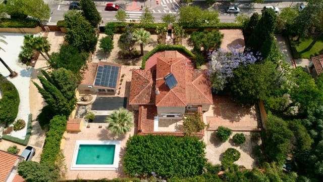 6 soveværelse Villa til salg i Vistahermosa, Alicante by med swimmingpool garage - € 1.400.000 (Ref: 9034635)
