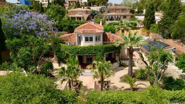 6 soveværelse Villa til salg i Vistahermosa, Alicante by med swimmingpool garage - € 1.400.000 (Ref: 9034635)