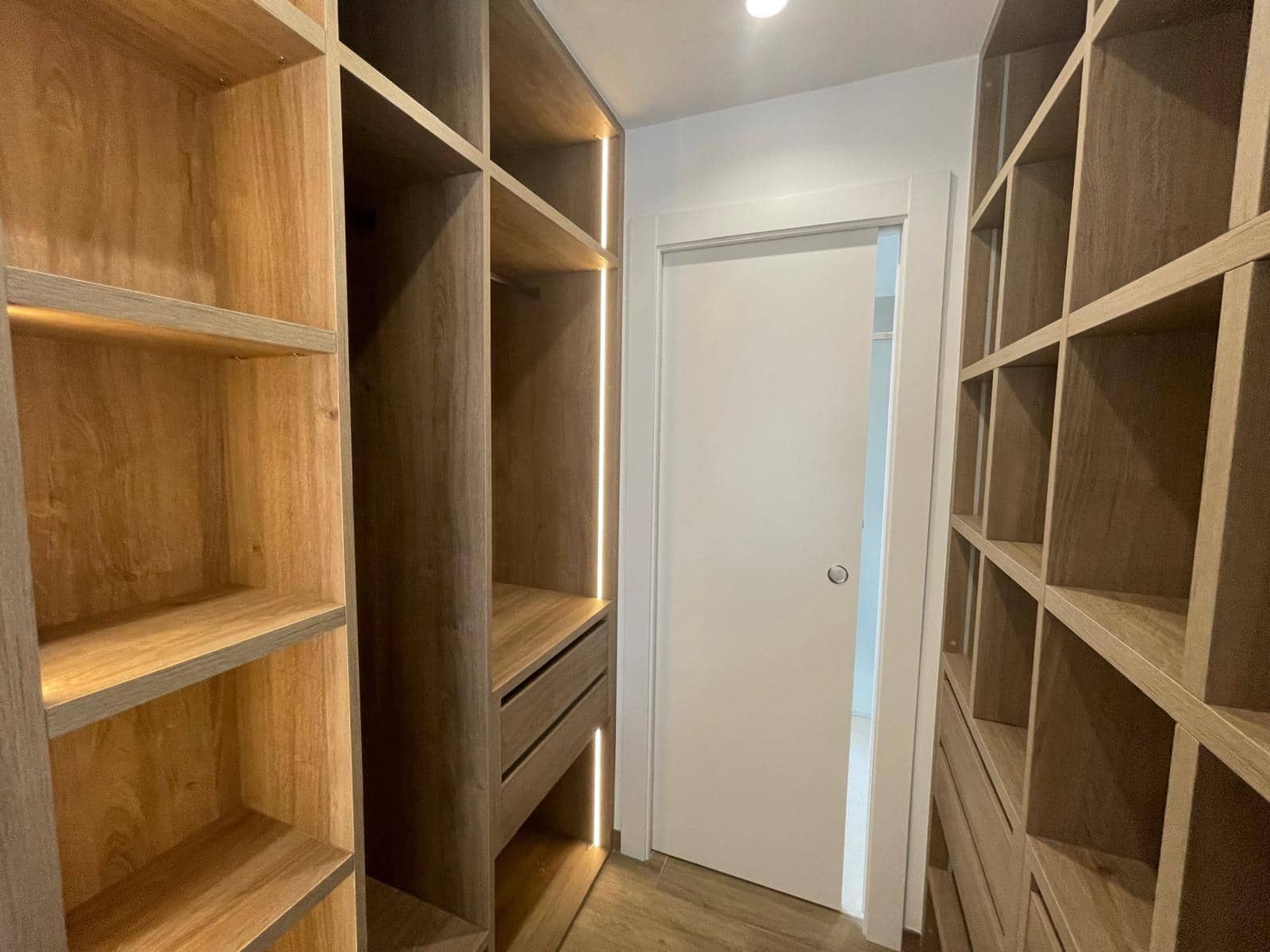 3 bedroom Villa for rent in Monforte del Cid with pool garage - € 3,250 (Ref: 9048927)