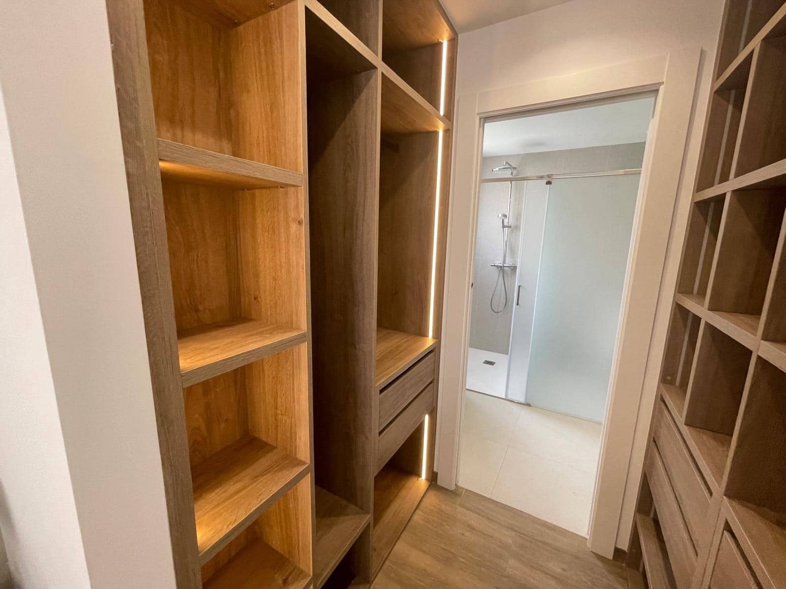 3 bedroom Villa for rent in Monforte del Cid with pool garage - € 3,250 (Ref: 9048927)