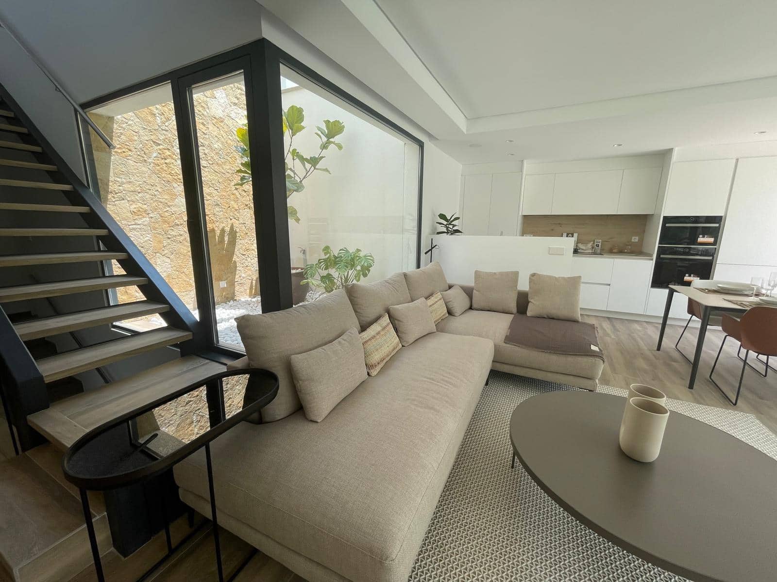 3 bedroom Villa for rent in Monforte del Cid with pool garage - € 3,250 (Ref: 9048927)