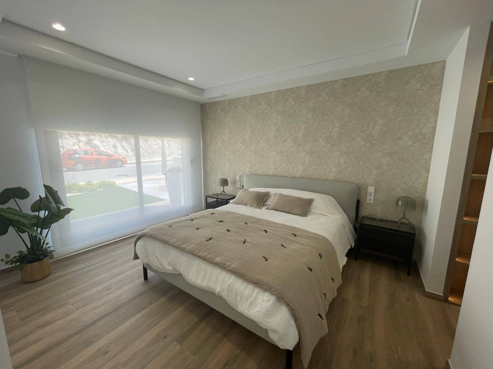 3 bedroom Villa for rent in Monforte del Cid with pool garage - € 3,250 (Ref: 9048927)