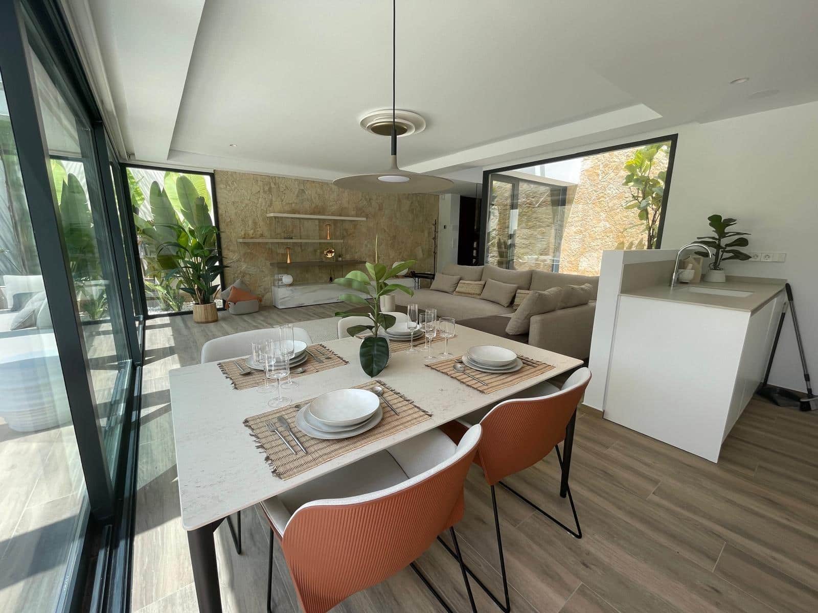 3 bedroom Villa for rent in Monforte del Cid with pool garage - € 3,250 (Ref: 9048927)