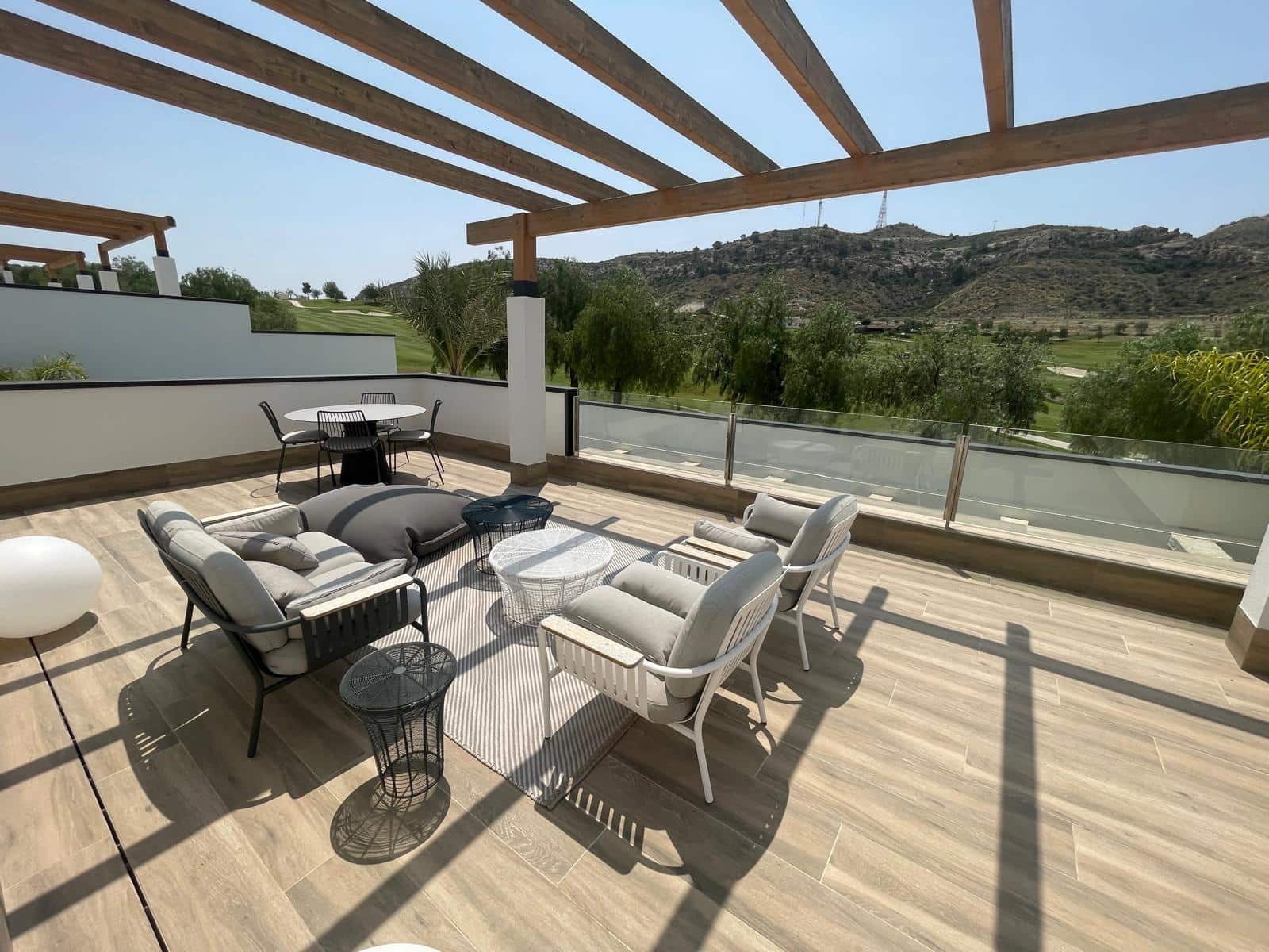3 bedroom Villa for rent in Monforte del Cid with pool garage - € 3,250 (Ref: 9048927)