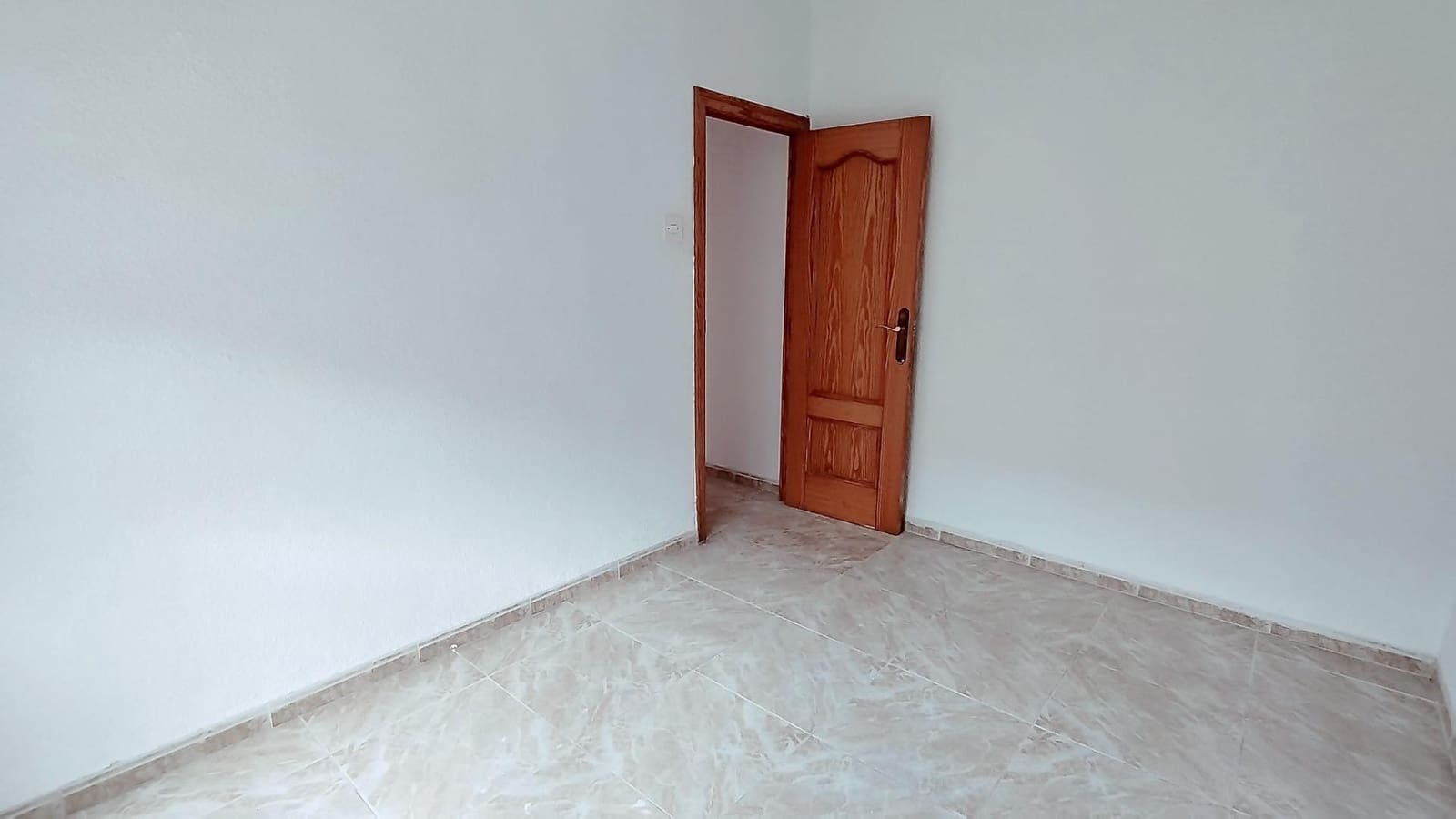 3 quarto Apartamento para arrendar em Alicante cidade - 850 € (Ref: 9051142)