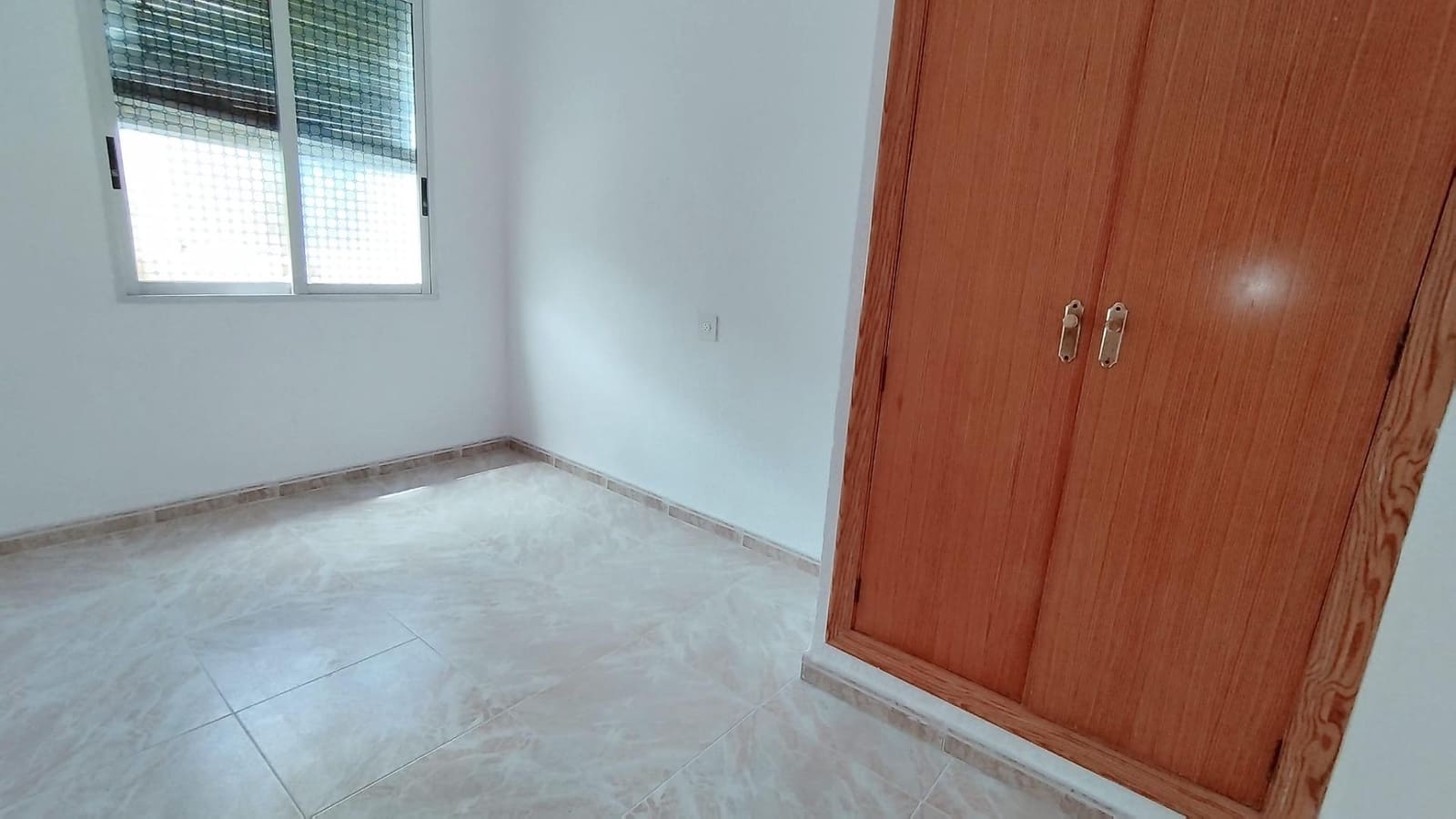 3 quarto Apartamento para arrendar em Alicante cidade - 850 € (Ref: 9051142)