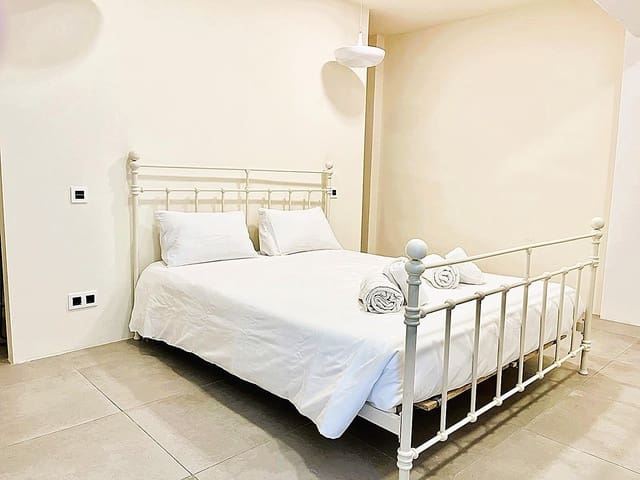 2 soveværelse Lejlighed til leje i Carolinas Altas, Alicante by - € 2.200 (Ref: 9059484)