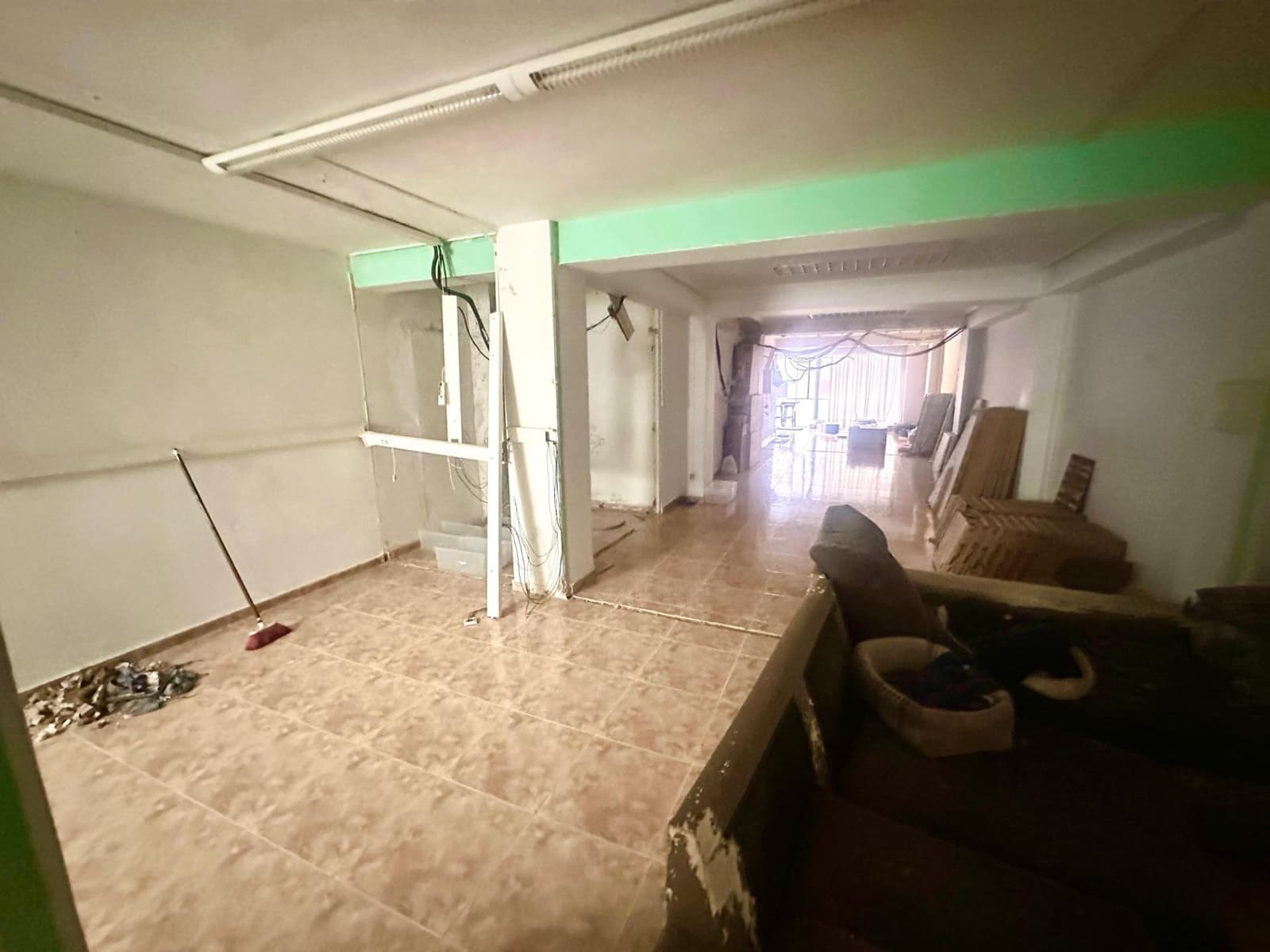 Kontor til salgs i Alicante by - € 165 000 (Ref: 9059486)