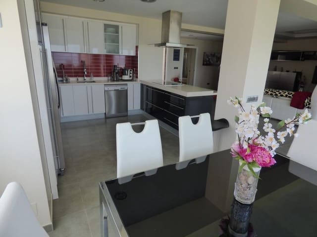 3 sovrum Semi-fristående Villa till salu i Playa de San Juan, Alicante stad med garage - 899 999 € (Ref: 9089900)