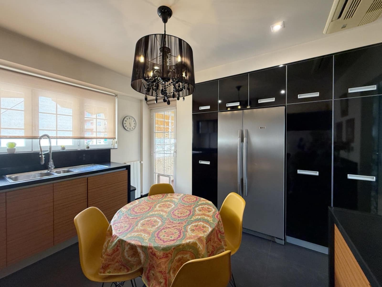 3 sovrum Lägenhet att hyra i Alicante stad med garage - 1 500 € (Ref: 9100825)