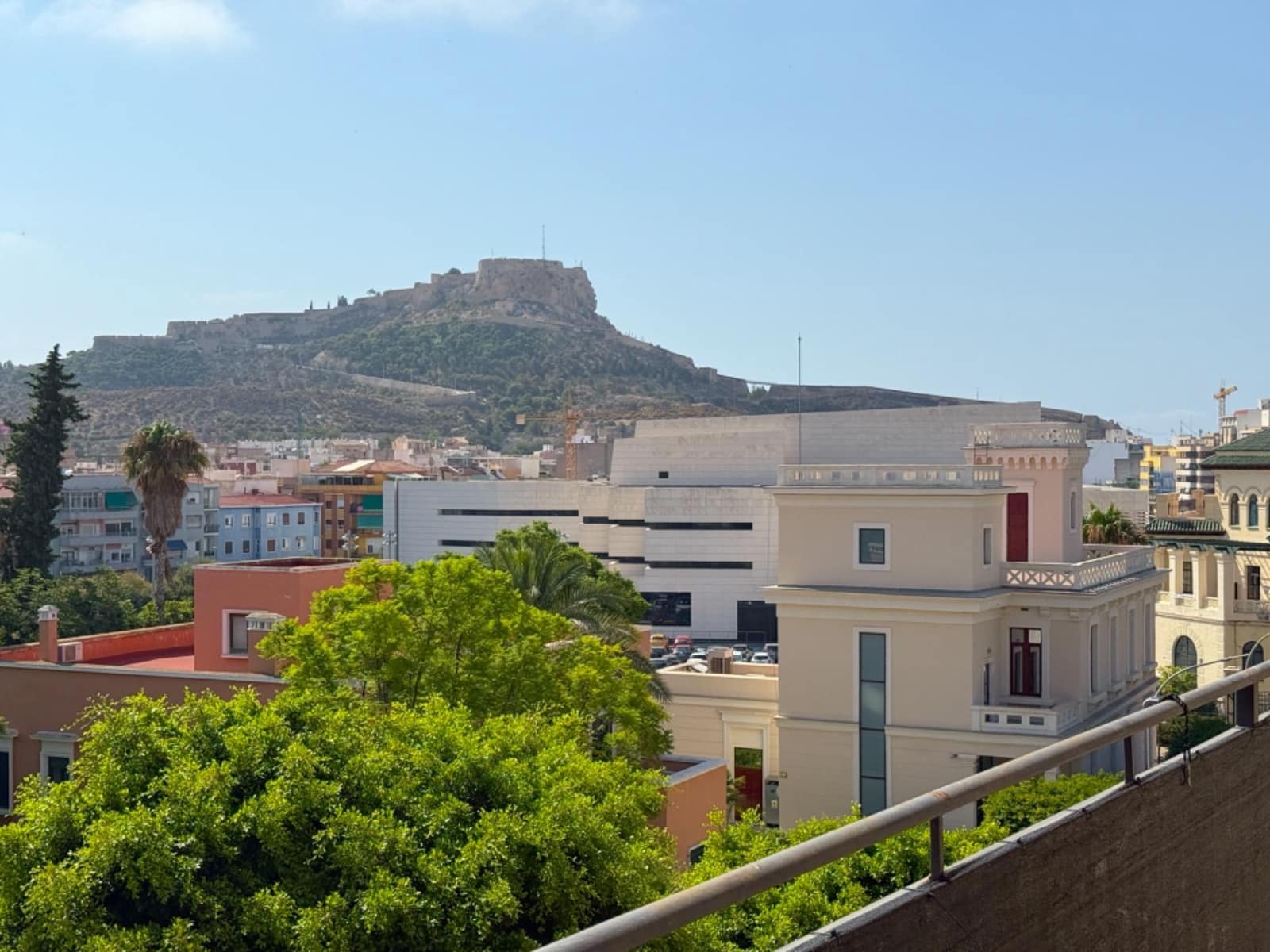 3 sovrum Lägenhet att hyra i Alicante stad med garage - 1 500 € (Ref: 9100825)