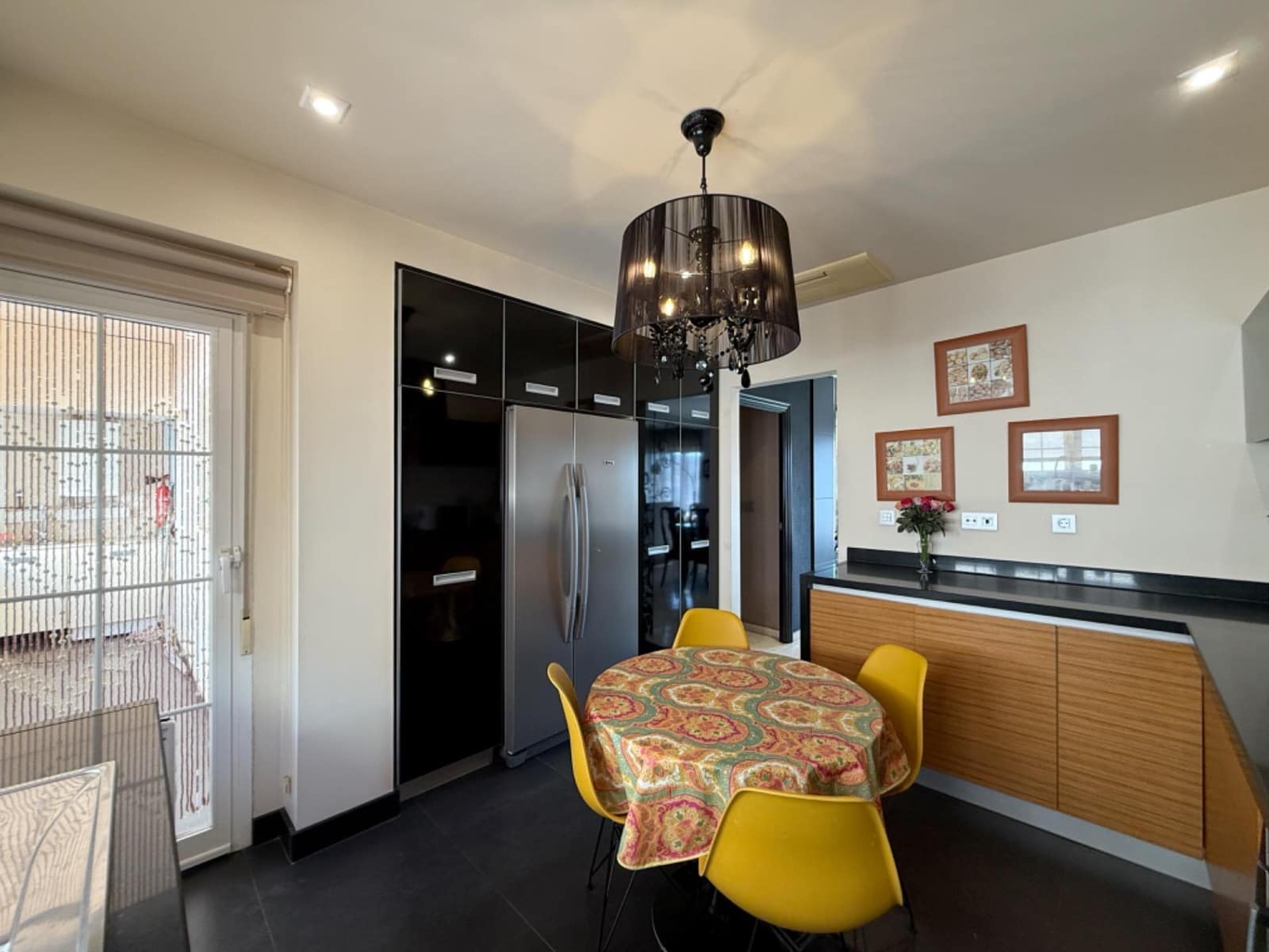 3 sovrum Lägenhet att hyra i Alicante stad med garage - 1 500 € (Ref: 9100825)