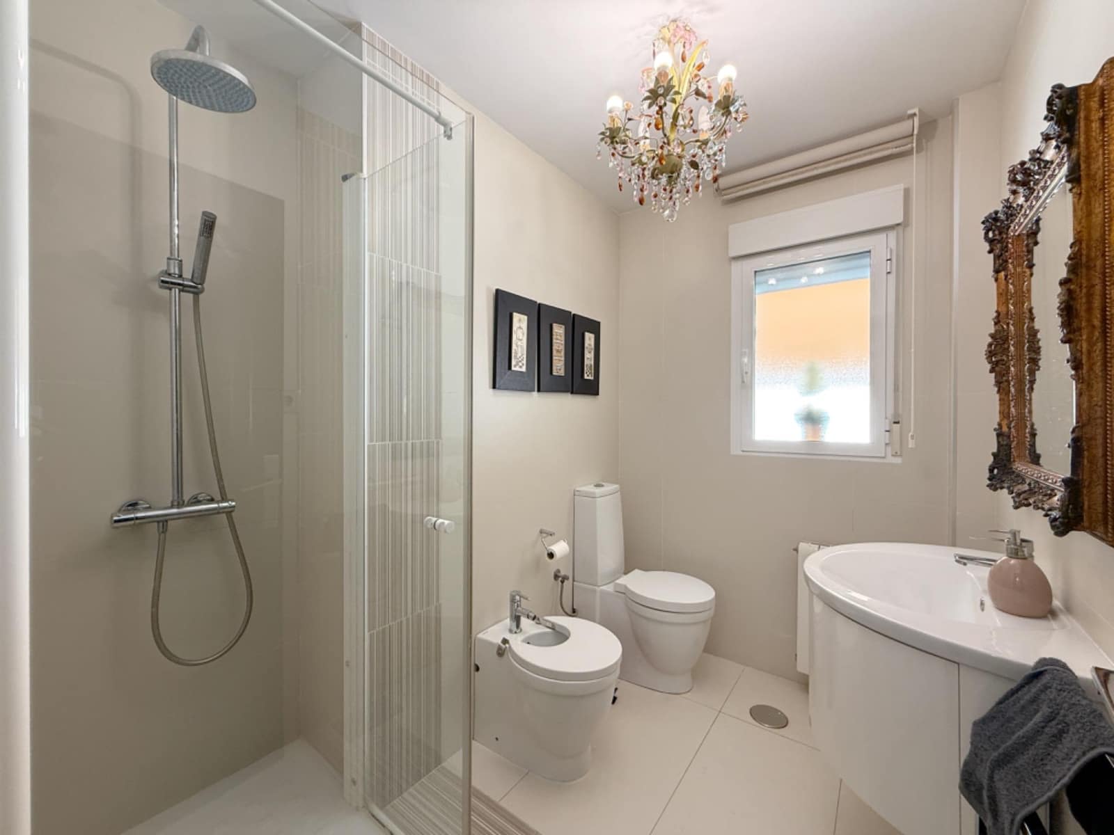 3 sovrum Lägenhet att hyra i Alicante stad med garage - 1 500 € (Ref: 9100825)