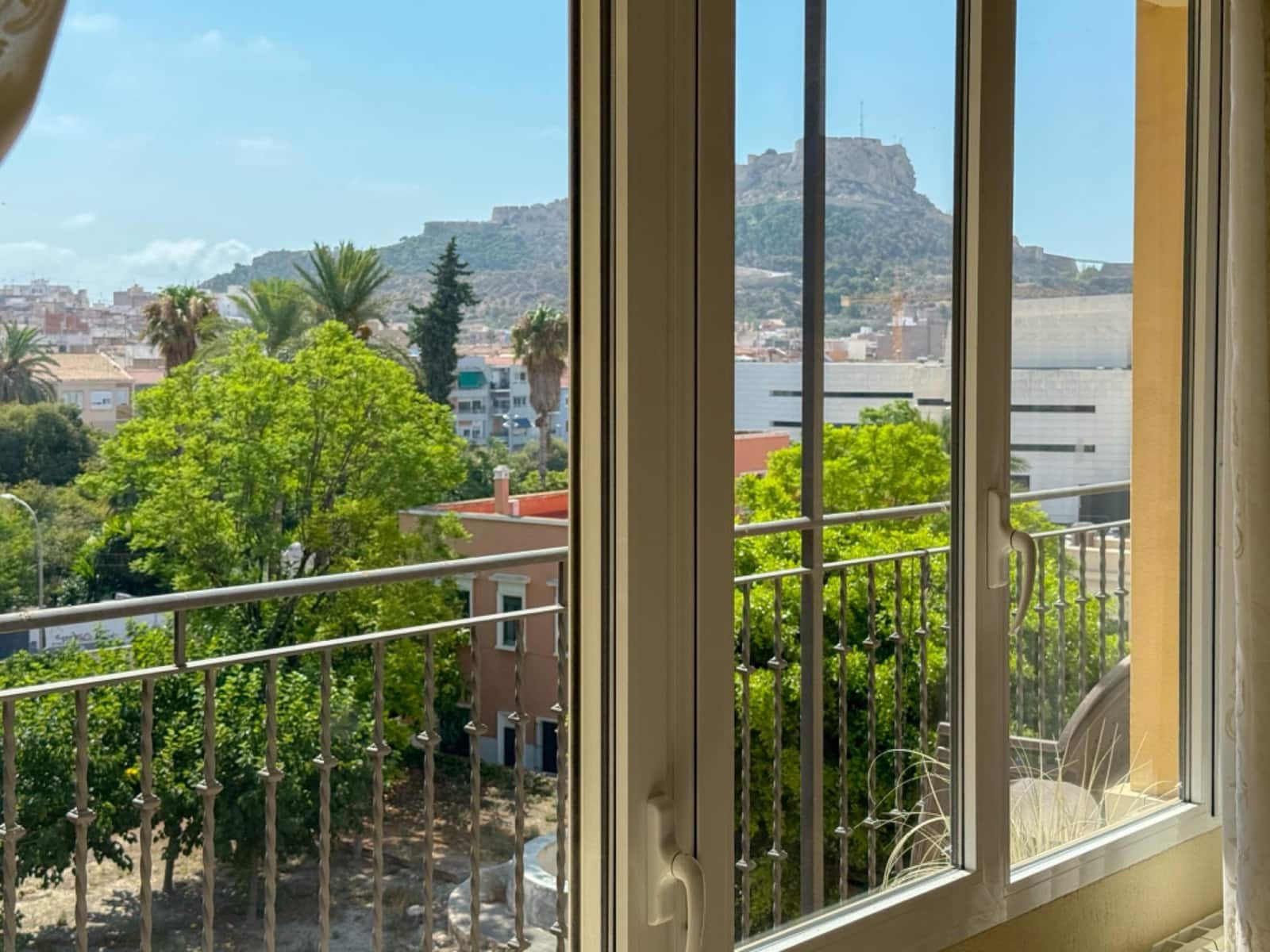 3 sovrum Lägenhet att hyra i Alicante stad med garage - 1 500 € (Ref: 9100825)