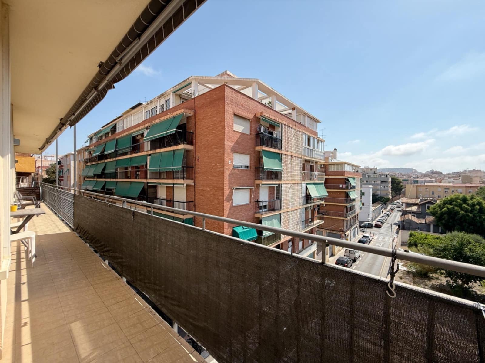 3 sovrum Lägenhet att hyra i Alicante stad med garage - 1 500 € (Ref: 9100825)