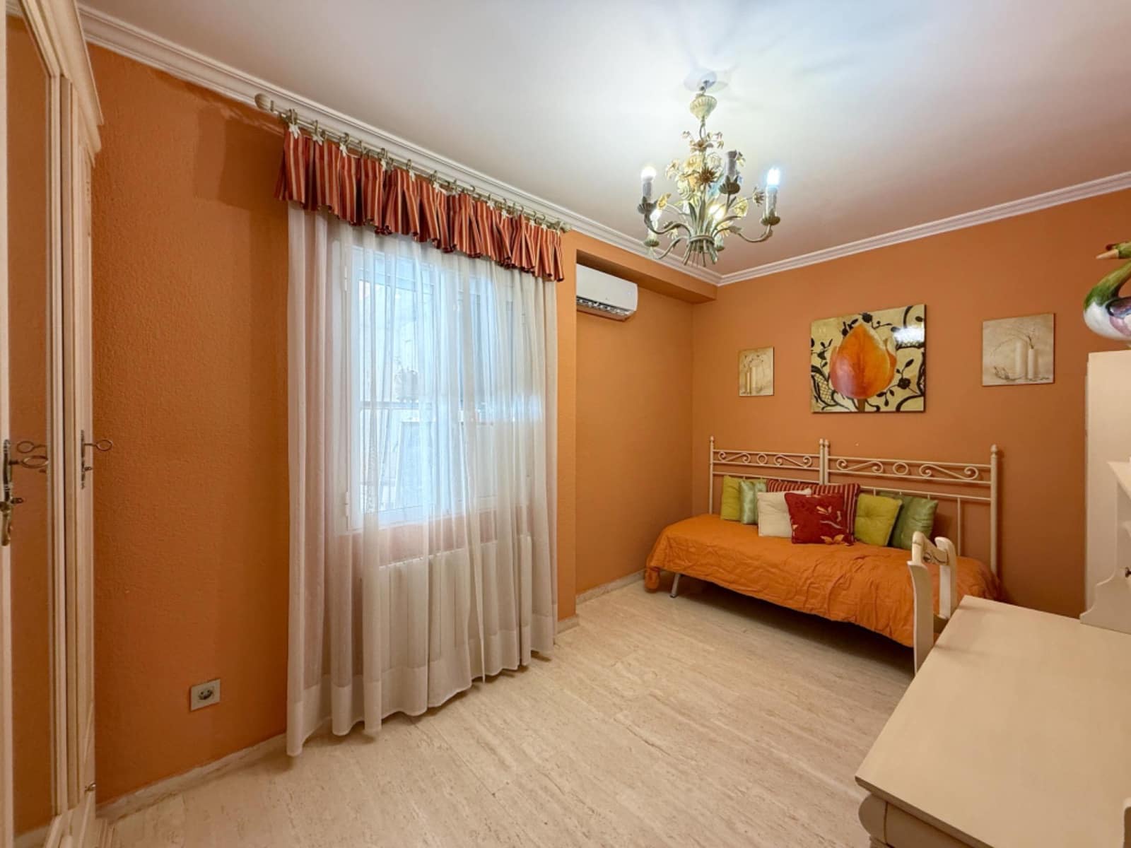 3 sovrum Lägenhet att hyra i Alicante stad med garage - 1 500 € (Ref: 9100825)