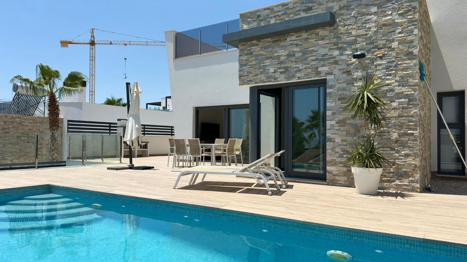 3 bedroom Villa for rent in Finestrat - € 3,000 (Ref: 9106618)