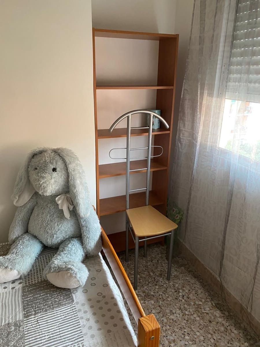 3 soverom Leilighet til leie i Alicante by - € 1 050 (Ref: 9116244)