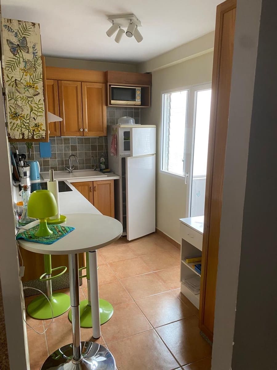 3 soverom Leilighet til leie i Alicante by - € 1 050 (Ref: 9116244)