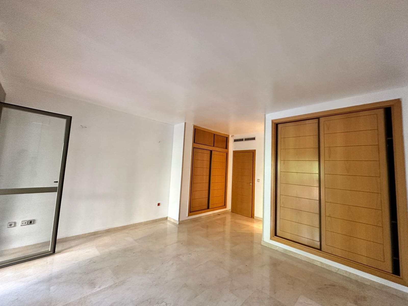 3 sypialnia Apartament do wynajęcia w Playa de San Juan z basenem garażem - 1 985 € (Ref: 9116248)